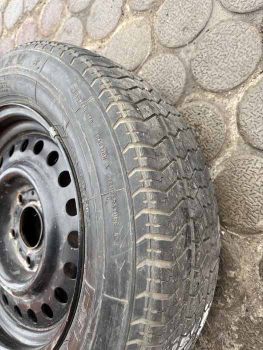 Продам шину с диском 15 размер