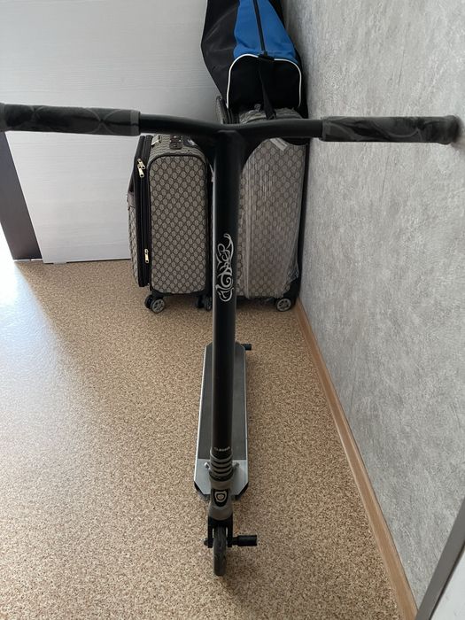 Продается трюковой самокат CLOBBER