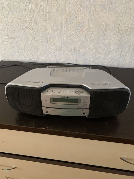 CD магнитола, в отличном состоянии
