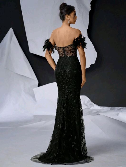 нова дамска абитуриентска рокля с пера бална официална