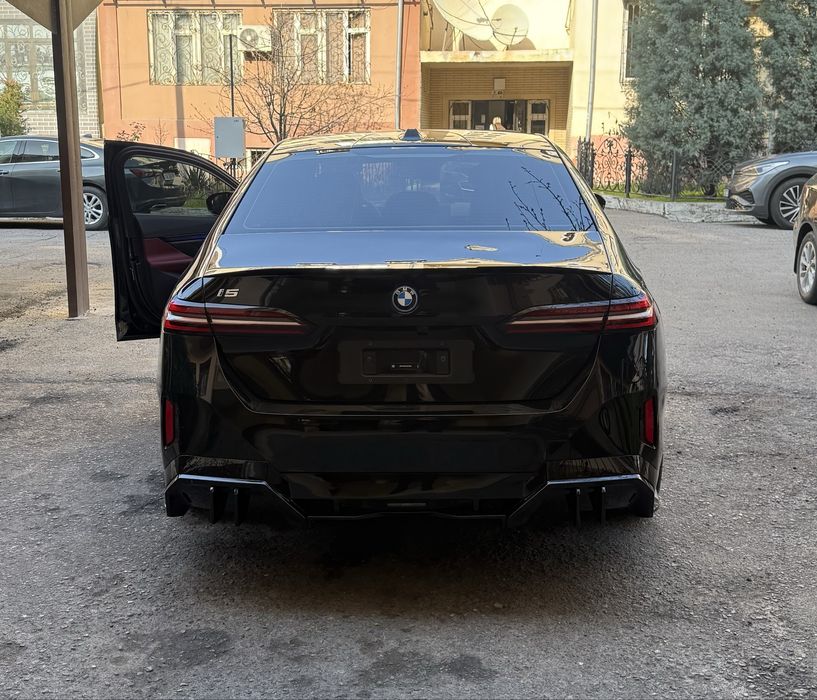 BMW i5 eDrive35 M Sport long | G90 Style