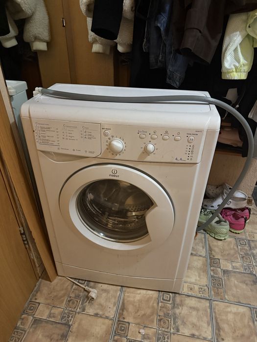 Стиральная машина Indesit IWUB 4105