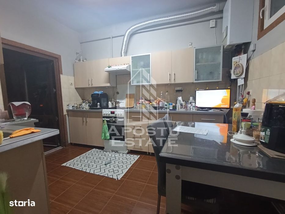 Apartament cu 4 camere, centrala proprie, 2 bai, terasa, zona Iosefin — fotografia 3