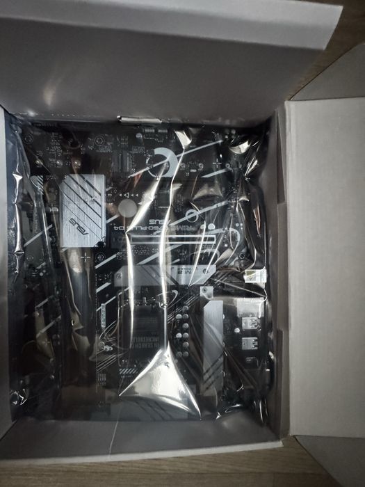 Материнская плата ASUS PRIME B760-PLUS