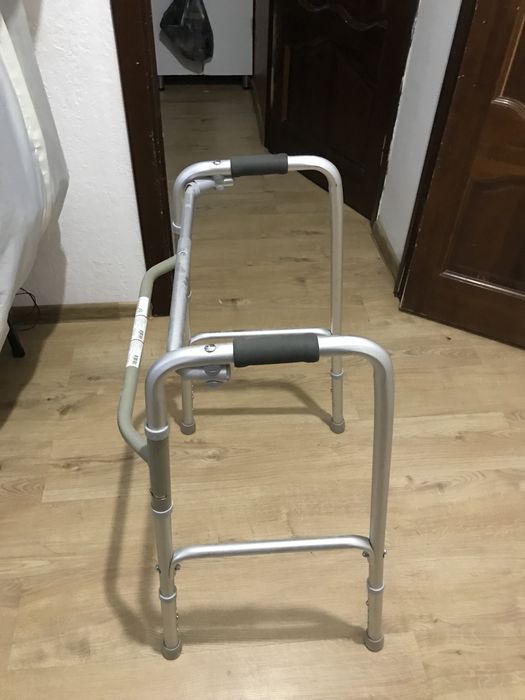 Продам ортопедические ходунки