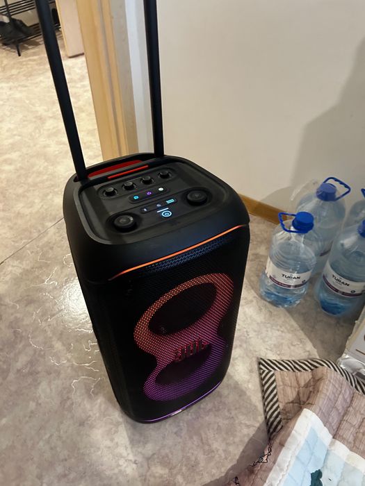 Продам Jbl Party box 320