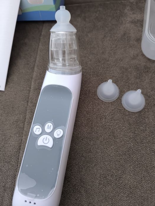 Аспиратор за нос за бебе