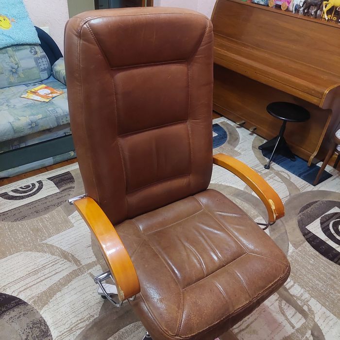 Стол ученический (компютерный).кресло