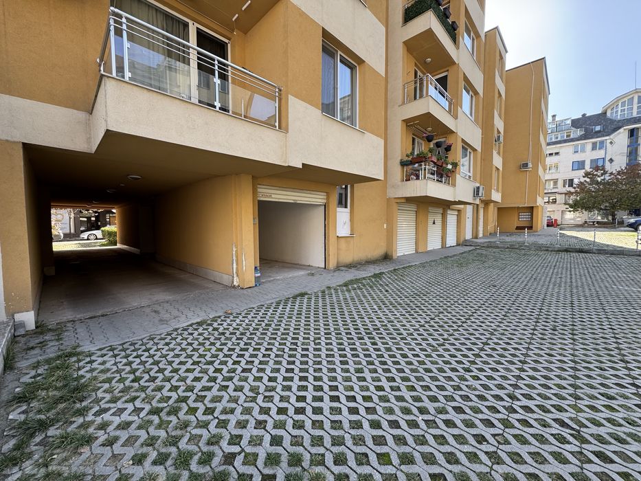 Дава се под наем Гараж / Паркомясто в София, Гоце Делчев - 18 кв.м за 150 € - Снимка #1