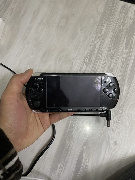 psp 3000 прошитая с играми