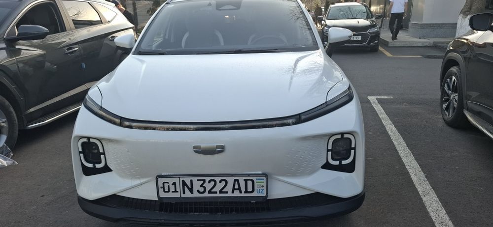 Электромобиль Geely Geometry E