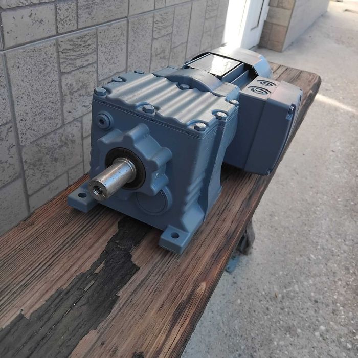 Продавам електрически мотор на много запазени