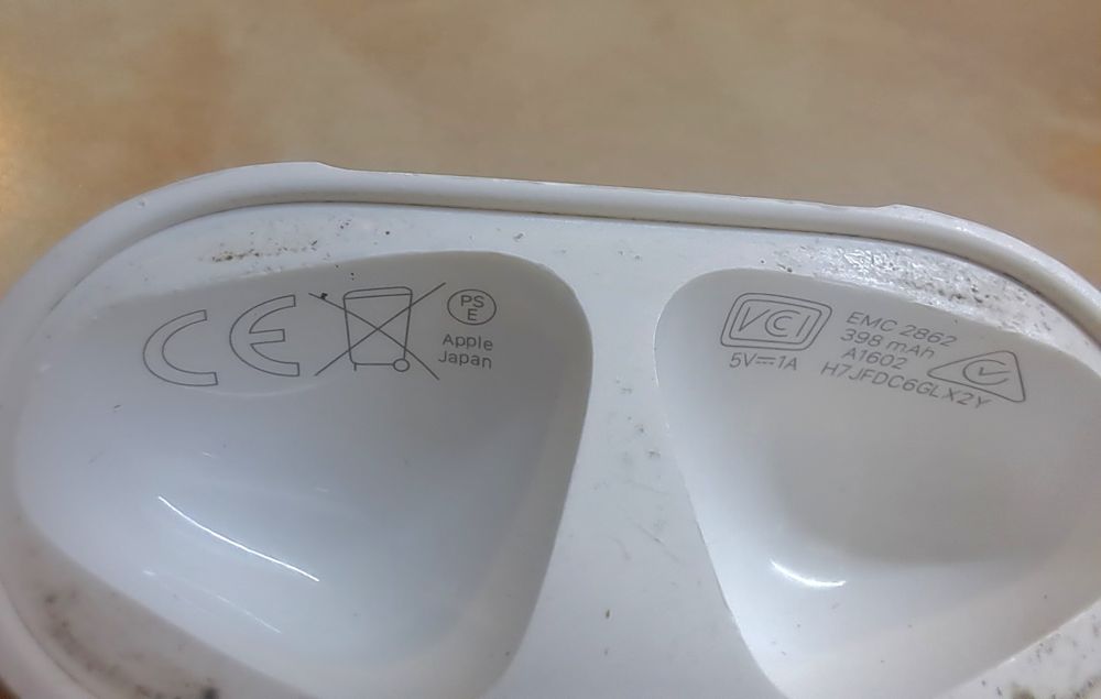 Apple Airpods Charging Case
зарядна кутия А1602