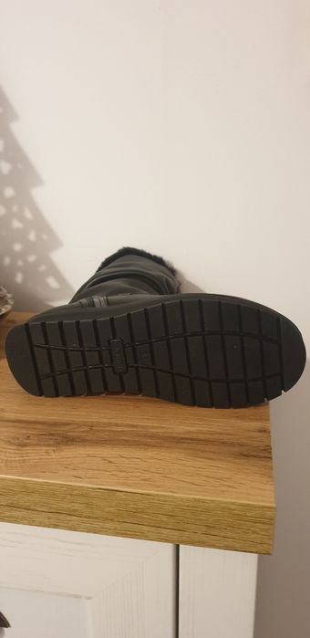 Cizmulite piele negre