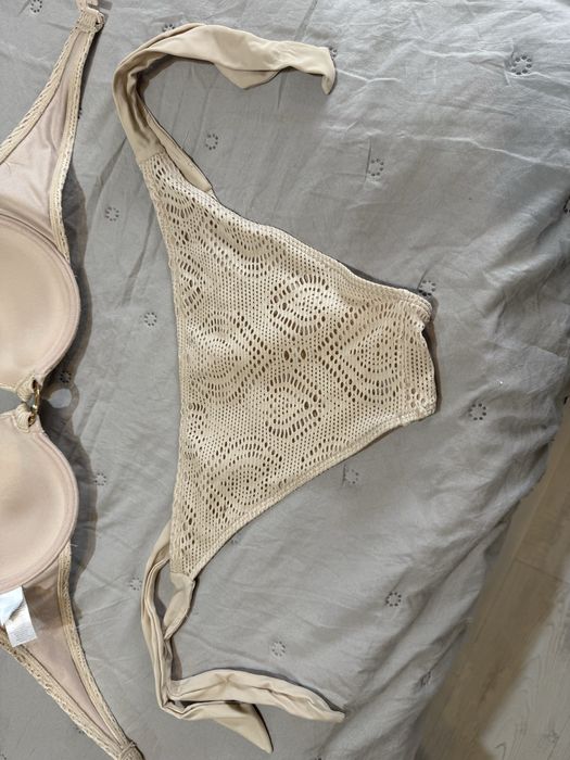 Дамски бански от две части