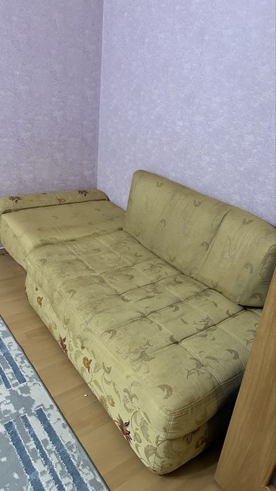 срочно продам диван