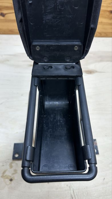 Подлакътник kamei за opel corsa b vw scoda  духалки audi a4 b6 ауди