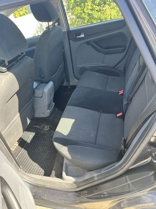 Vand ford focus.