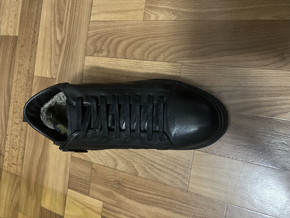 Продам зимнюю обувь