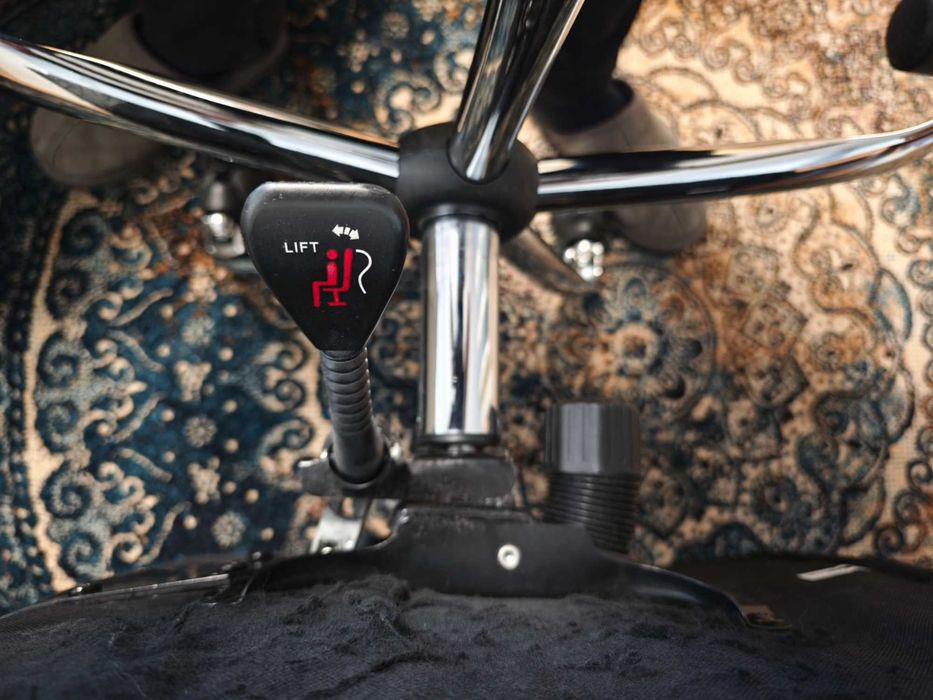 Кожен офис стол с механизъм мултиблок