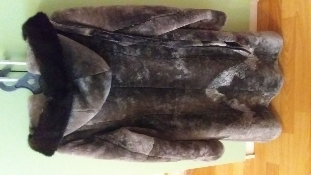 Шуба женская мутоновая.