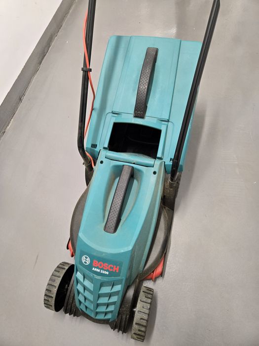 Косачка Bosch arm 3200