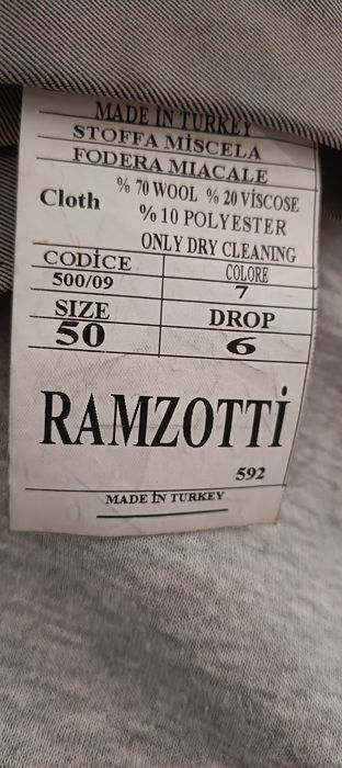 Продам мужской костюм