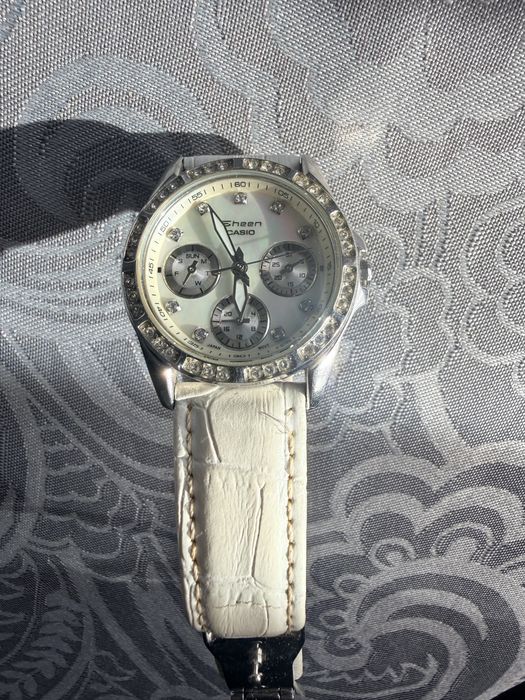 Часовник Casio Sheen