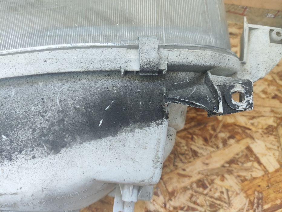 Фара левая и правая Carina E /Карина Е