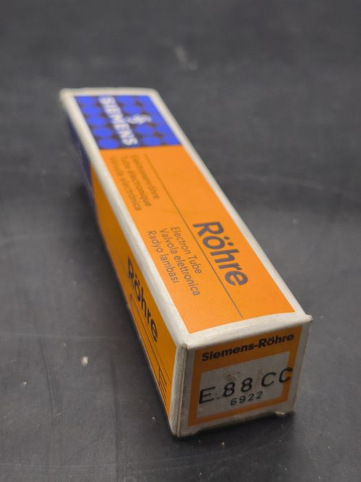 Радио лампы E88CC , E180F