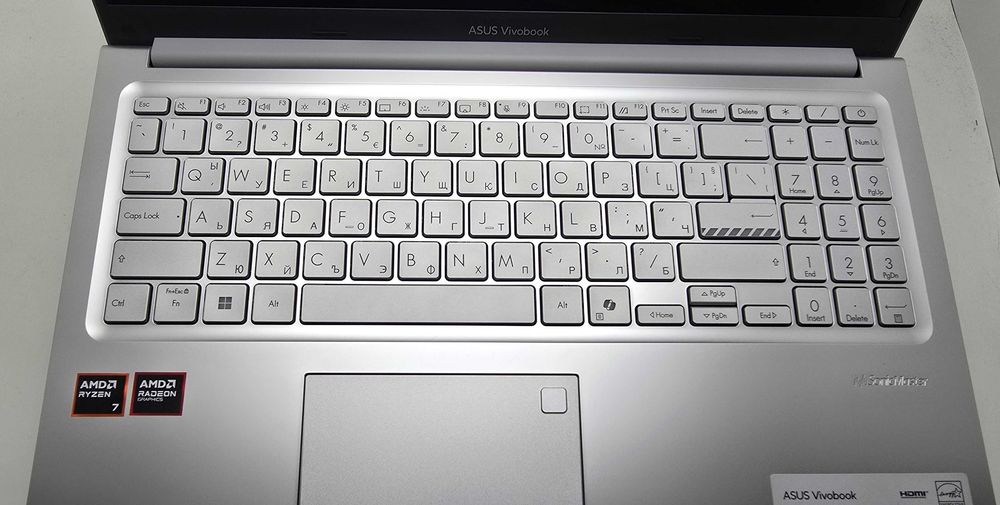 ASUS Vivobook 15   Ryzen 7 170/16GB/512SSD/FHD/Подсветка