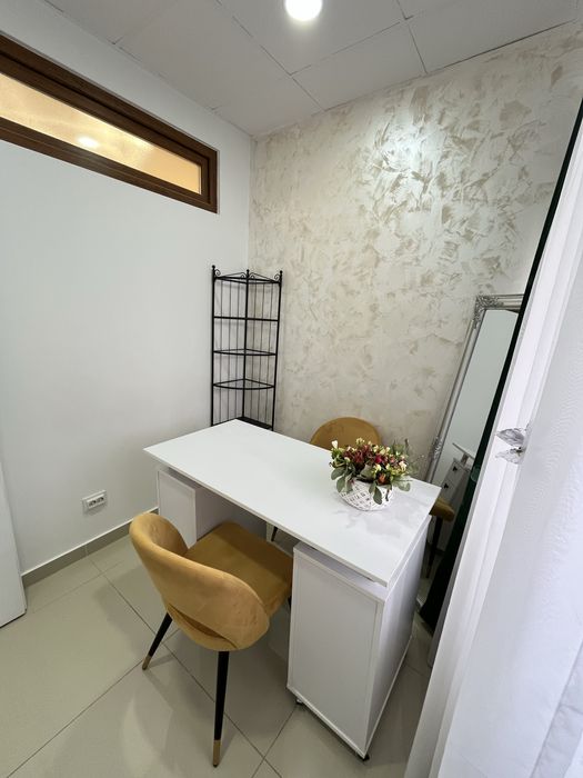 Inchiriez post manichiura/ pedichiura