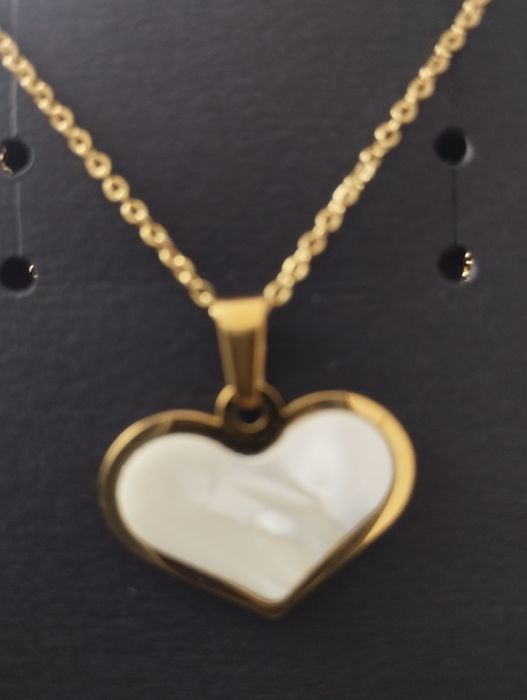 Колие от медицинска стомана