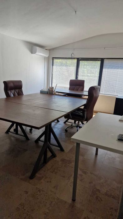 Depozit Modern 600 mp + Birouri de Închiriat – Zona Bacu (Acces TIR & 2 Rampe)