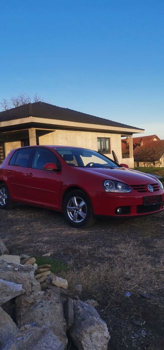 Golf 5 1.6 MPI.  Benzina