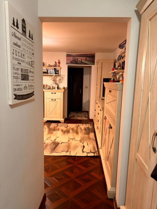 Vand apartament 2 camere Mărăcineni 
anunturi apartamente de vanzare
