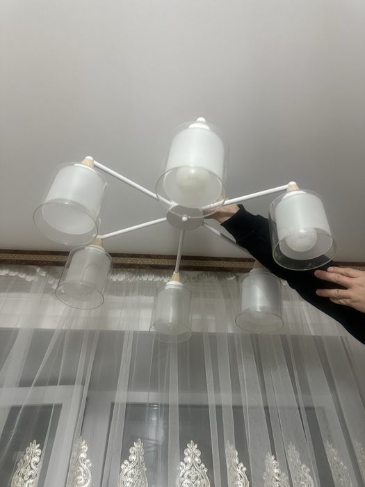Продам люстру за 7200