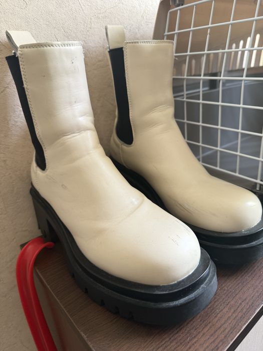 Много запазени боти и ботуши с естествена кожа ! Бутикови