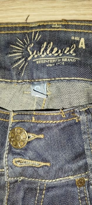 Продам женские джинсы