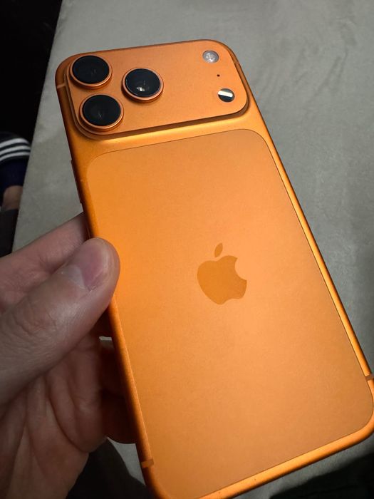 Iphone 17 pro max 1TB orange