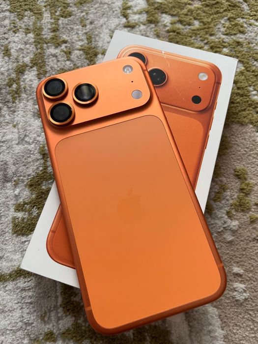 Iphone 17 pro max orang
