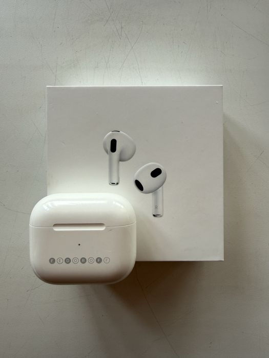 Продам AirPods 3