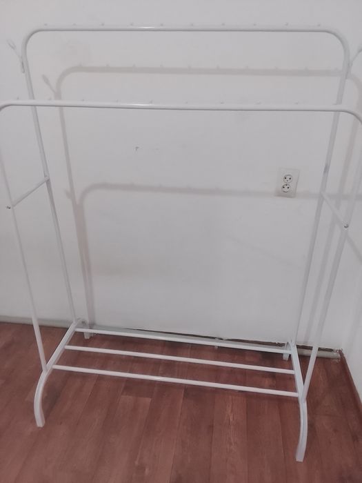 Вешалка стойка продам