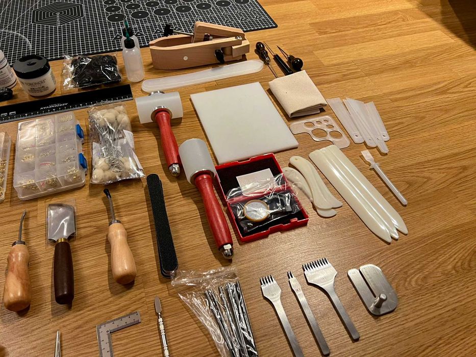 Kit ustensile pentru prelucrare piele, Scule marochinarie TOTUL ESTE NOU