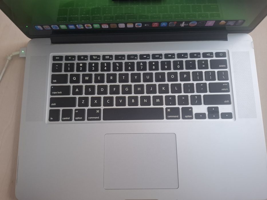 Macbook Pro 15" Early 2013 i7 16gb 512gb functional