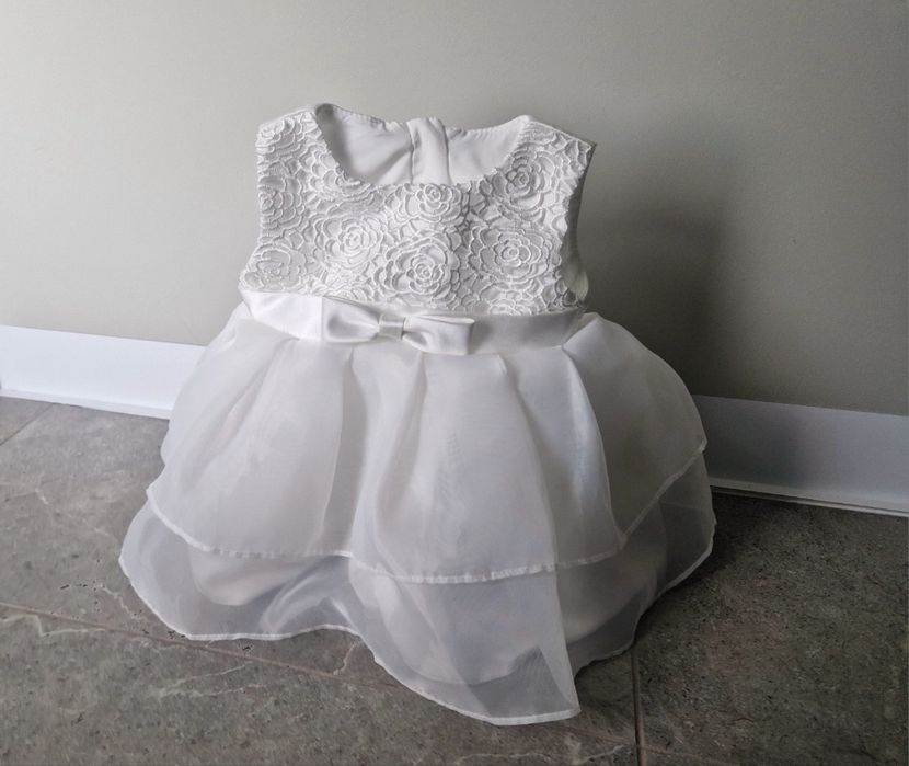 Бебешка бяла рокля 3-6 месеца