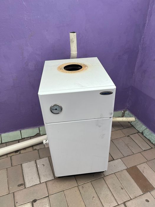 Продам газовый котел б/у