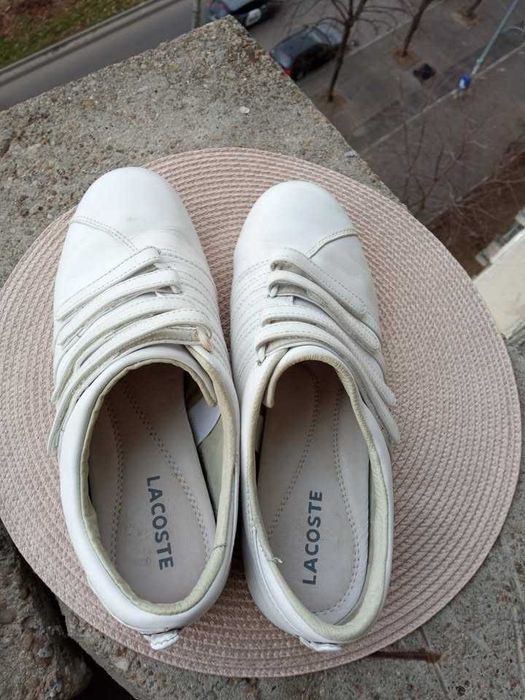 Adidasi piele Lacoste, mar. 39½, UK 6 (28.5 cm) made in Indonesia.