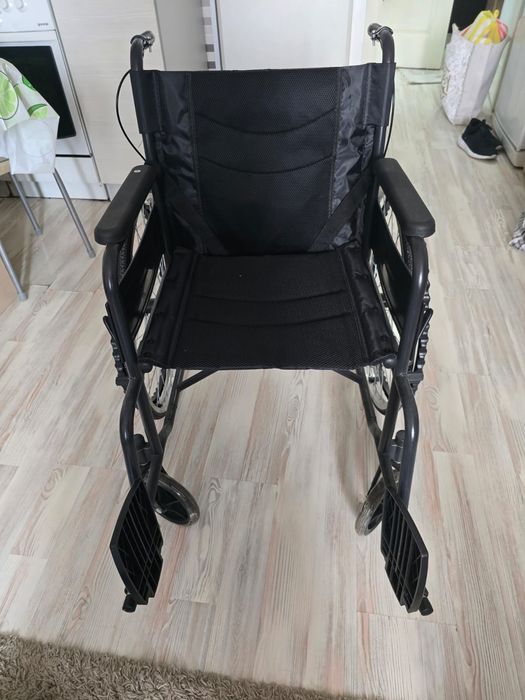Инвалидная коляска продам