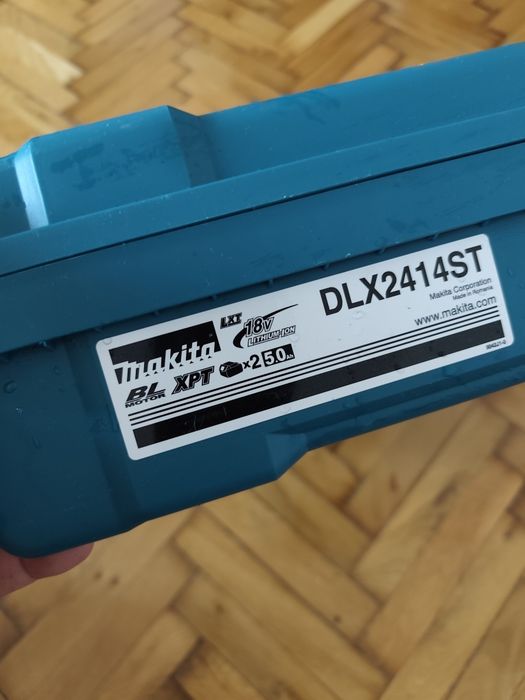 Vând valiză / cutie de transport originală Makita